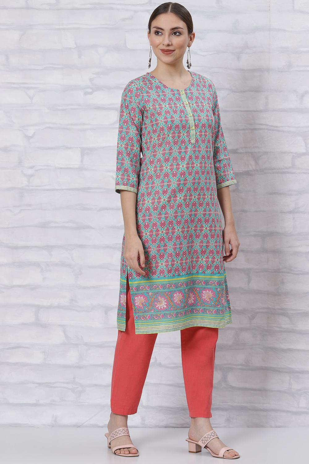 Red Straight Kurta image number 3